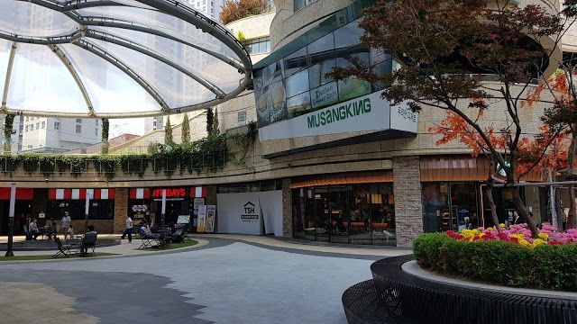 Mecenatpolis Mall